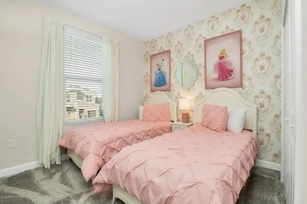 Villa (2145BMD)