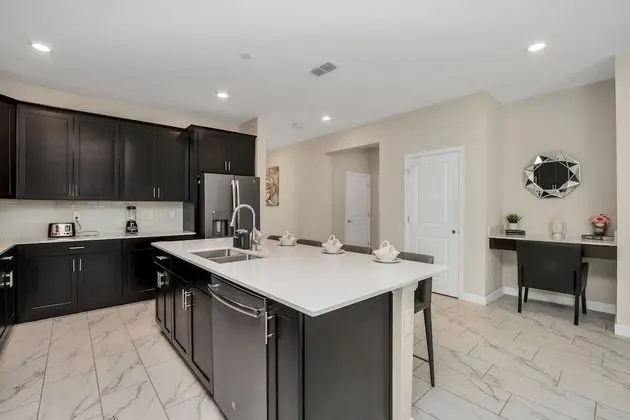 Villa (2145BMD)
