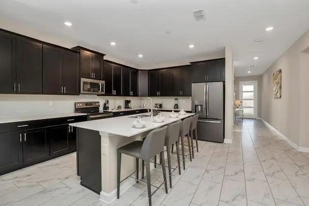 Villa (2145BMD)