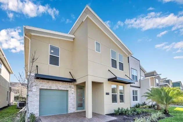 Villa (2145BMD)