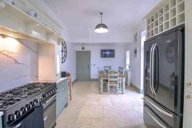 Ev (3 Bedrooms)