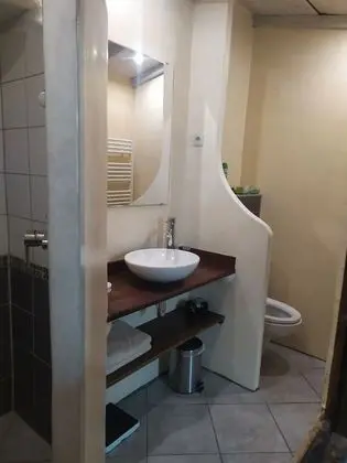 Tek Büyük Yataklı Oda, Özel Banyo, Bahçe Manzaralı (Tilleul - 1er Etage)