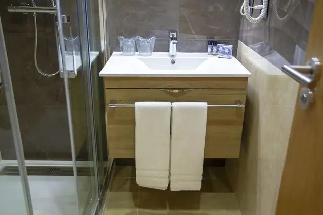 Deluxe Tek Büyük veya İki Ayrı Yataklı Oda, Balkon