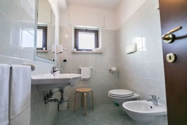 Üç Kişilik Oda, Birden Çok Yatak