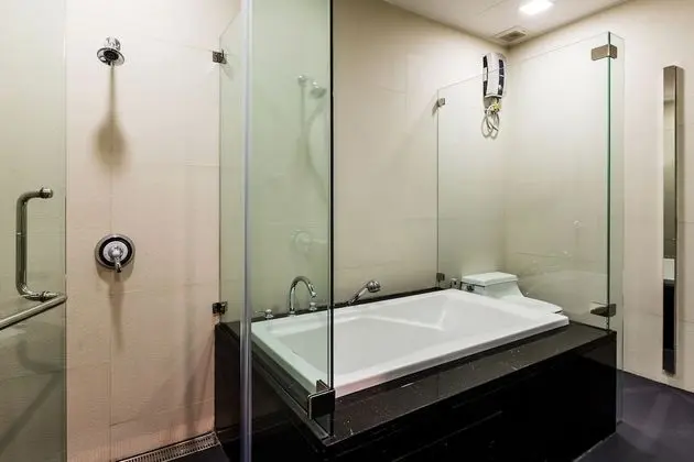 Penthouse Suite King bed