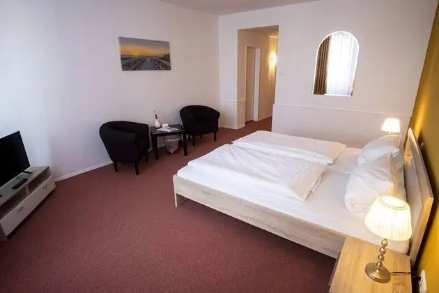Tek Büyük Yataklı Oda (1 Extra Bed)