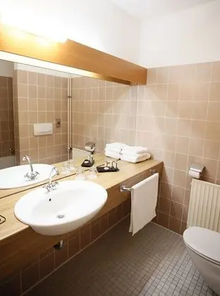 Tek Büyük Yataklı Oda (1 Extra Bed)