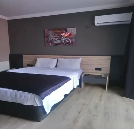 Standard Tek Büyük Yataklı Oda