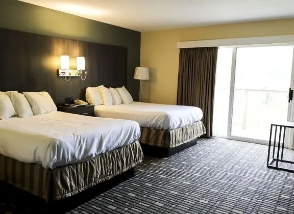 Courtyard Level, 2 Queen Beds