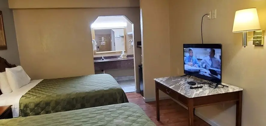 Standard Oda, 2 Çift Kişilik Yatak, Sigara İçilebilir, Şehir Manzaralı