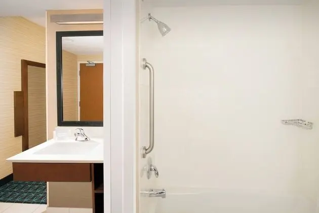 Oda, 1 En Büyük (King) Boy Yatak (Mobility/Hearing Accessible, Tub)