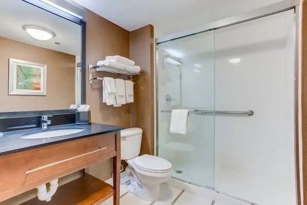 Oda, 1 Büyük (Queen) Boy Yatak