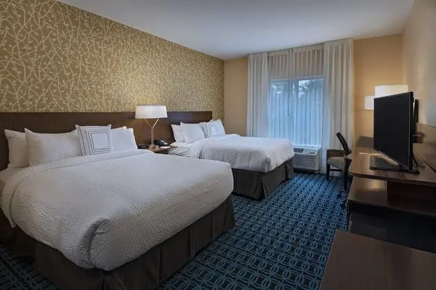 Oda, 2 Büyük (Queen) Boy Yatak