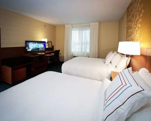 Oda, 2 Büyük (Queen) Boy Yatak