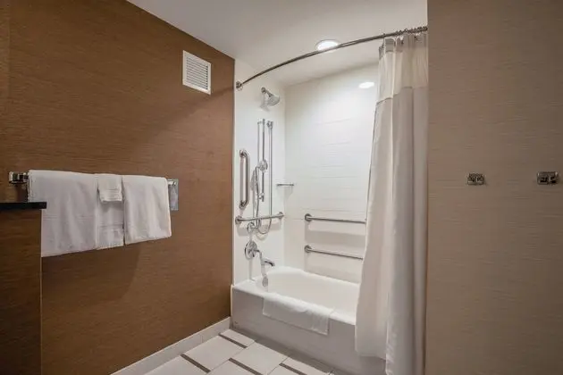 Stüdyo, Birden Çok Yatak (Mobility/Hearing Accessible, Tub)