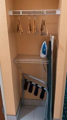 Oda, 1 En Büyük (King) Boy Yatak (Mobility/Hearing Access, Roll-In Shwr)