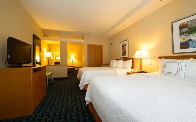 Oda, 2 Büyük (Queen) Boy Yatak