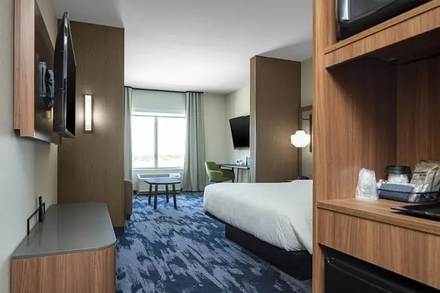 Süit, 1 En Büyük (King) Boy Yatak ve Çekyat, Şehir Manzaralı (Mobility Accessible, Roll-In Shower)