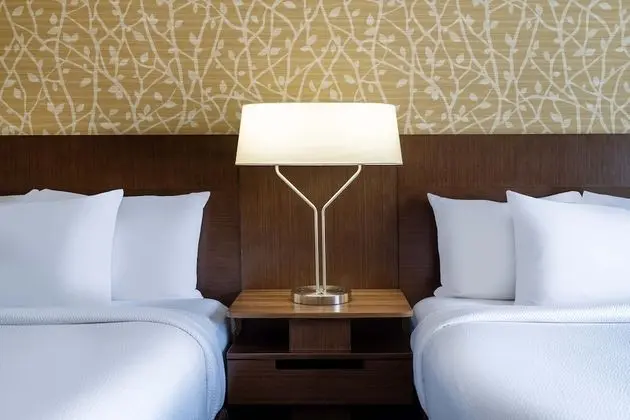 Oda, 2 Büyük (Queen) Boy Yatak, Göl Manzaralı (Mobility Accessible, Tub)