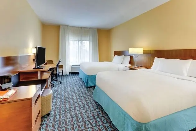 Oda, 2 Büyük (Queen) Boy Yatak