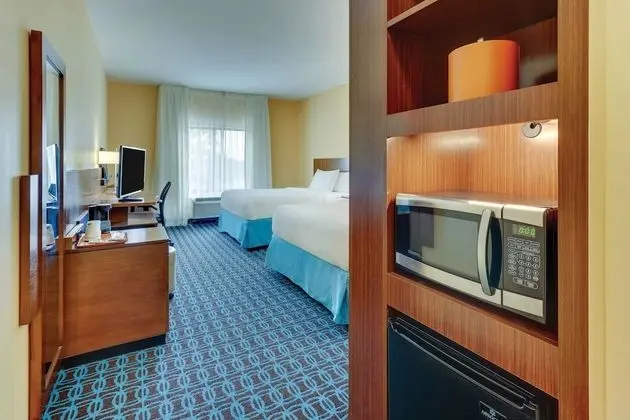 Oda, 2 Büyük (Queen) Boy Yatak