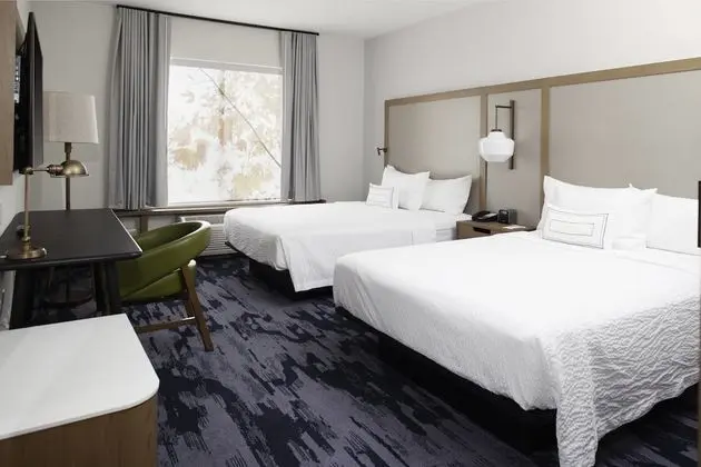 Oda, 2 Büyük (Queen) Boy Yatak