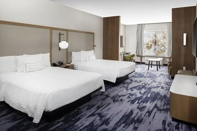 Oda, 2 Büyük (Queen) Boy Yatak