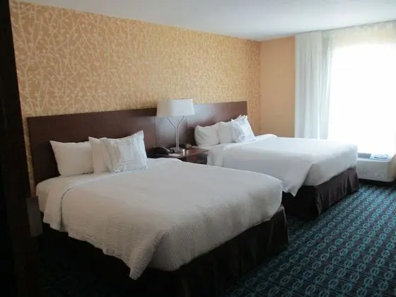 Oda, 2 Büyük (Queen) Boy Yatak