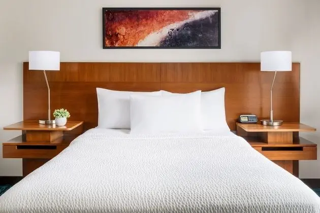 Süit, 1 Büyük (Queen) Boy Yatak ve Çekyat