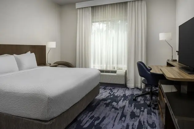 Oda, 1 En Büyük (King) Boy Yatak (Mobility/Hearing Access, Roll-In Shwr)