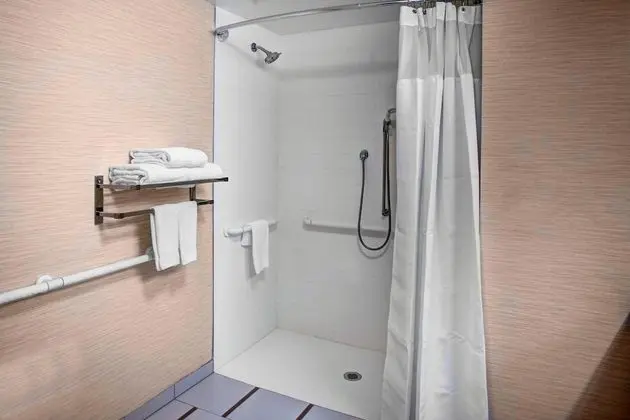 Oda, 1 En Büyük (King) Boy Yatak, Havuz Kenarı (Hearing Accessible)