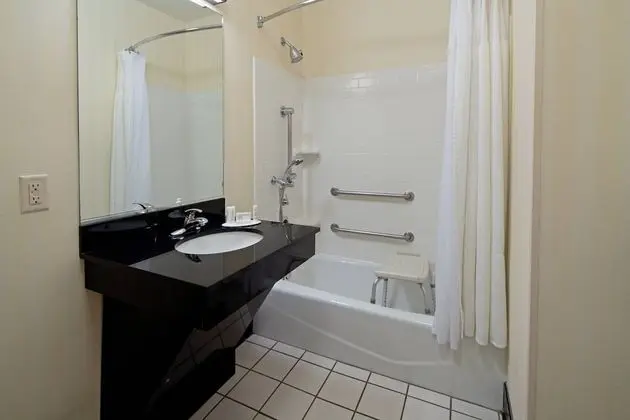 Süit, 1 En Büyük (King) Boy Yatak ve Çekyat (Mobility/Hearing Accessible, Tub)