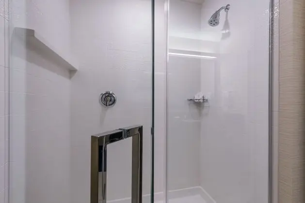 Oda, 2 Büyük (Queen) Boy Yatak