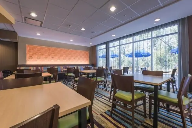 Oda, 2 Büyük (Queen) Boy Yatak