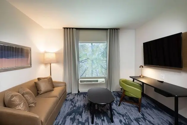 Junior Süit, 1 En Büyük (King) Boy Yatak ve Çekyat