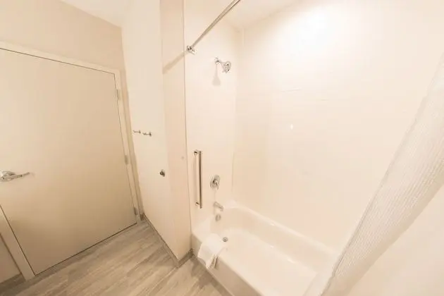 Oda, 2 Büyük (Queen) Boy Yatak, Sigara İçilmez, Şehir Manzaralı