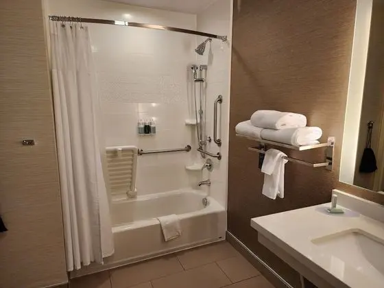 Süit, Birden Çok Yatak, Balkon (Mobility/Hearing Accessible, Tub)