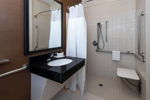 Oda, 2 Büyük (Queen) Boy Yatak, Sigara İçilmez