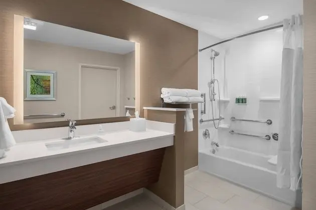 Oda, 2 Büyük (Queen) Boy Yatak, Sigara İçilmez