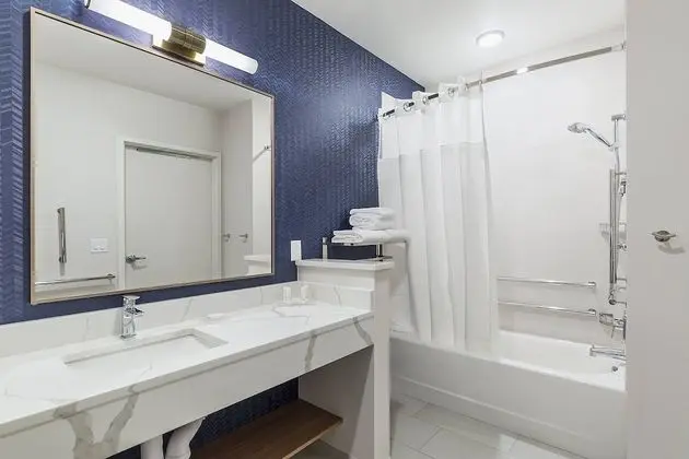 Oda, 1 En Büyük (King) Boy Yatak, Sigara İçilmez, Şehir Manzaralı