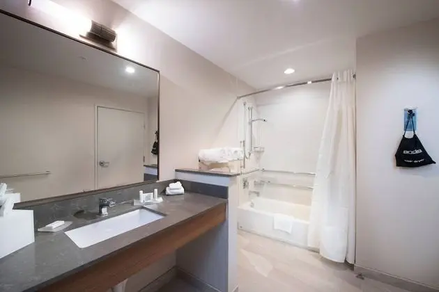 Oda, 2 Büyük (Queen) Boy Yatak, Sigara İçilmez