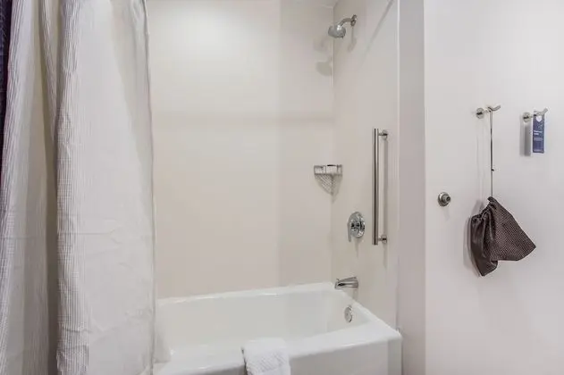 Oda, 2 Büyük (Queen) Boy Yatak, Sigara İçilmez