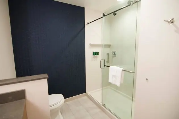 Oda, 2 Büyük (Queen) Boy Yatak, Sigara İçilmez