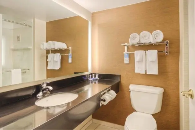 Oda, 2 Büyük (Queen) Boy Yatak (Mobility/Hearing Accessible, Tub)