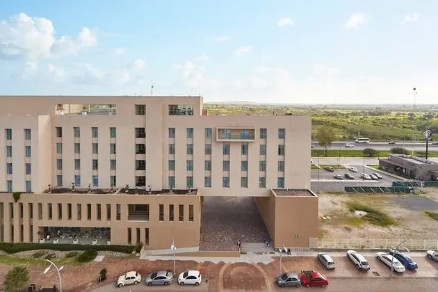 Oda, 2 Çift Kişilik Yatak, Sigara İçilmez, Şehir Manzaralı