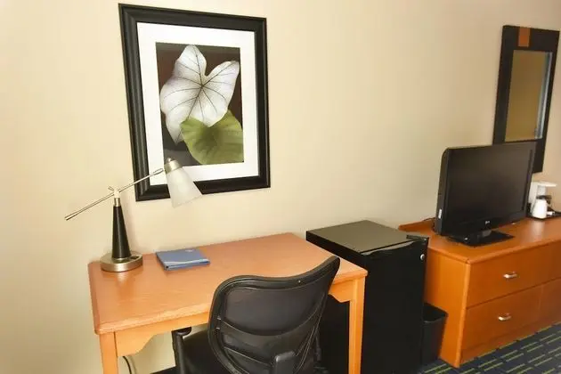 Oda, 2 Büyük (Queen) Boy Yatak