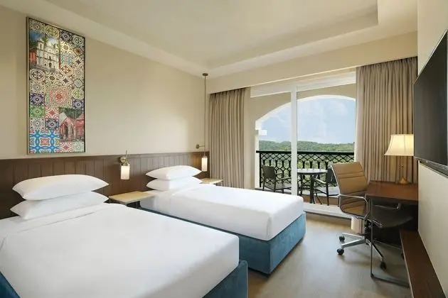 Oda, 2 Tek Kişilik Yatak, Balkon, Havuz Manzaralı