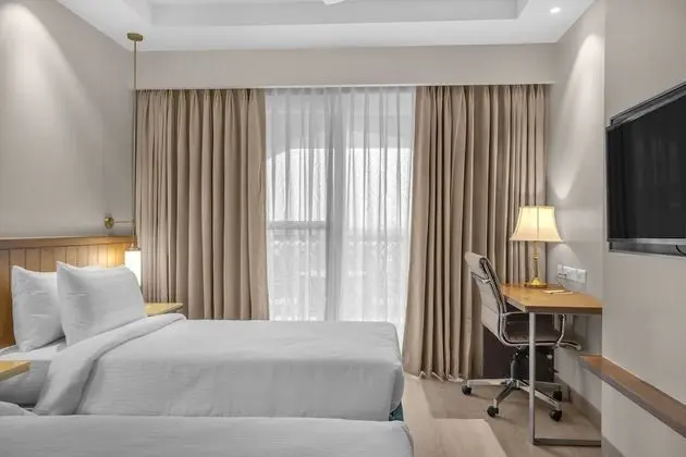 Oda, 2 Tek Kişilik Yatak, Balkon, Havuz Manzaralı
