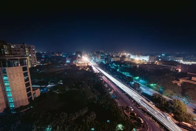Oda, 1 En Büyük (King) Boy Yatak, Sigara İçilmez, Şehir Manzaralı