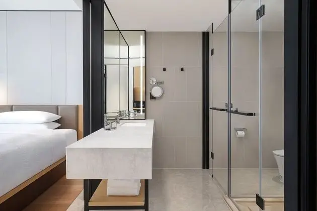 Deluxe Oda, 1 En Büyük (King) Boy Yatak, Balkon, Şehir Manzaralı